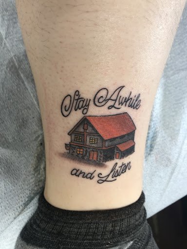 Tattoo Shop «THREE ANCHORS TATTOO», reviews and photos, 1662 State Rd, Cuyahoga Falls, OH 44223, USA