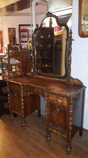 Antique Furniture Store «Useful Things Antiques & Collectibles Store», reviews and photos, 11 Crenshaw Ln, Coxs Creek, KY 40013, USA
