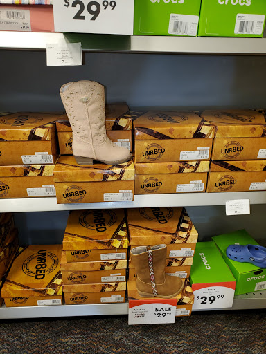 Shoe Store «Shoe Carnival», reviews and photos, 1206 Bridford Pkwy, Greensboro, NC 27407, USA