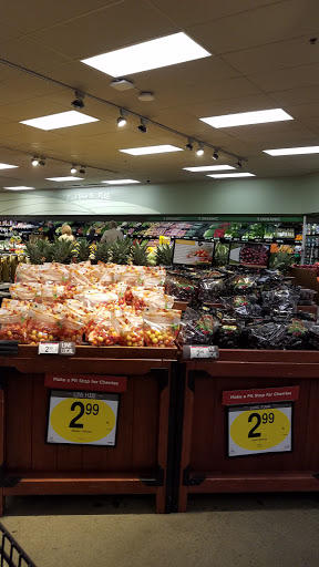 Grocery Store «Quality Food Center», reviews and photos, 1009 Monroe Ave, Enumclaw, WA 98022, USA