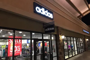 adidas Outlet Store Arvin image