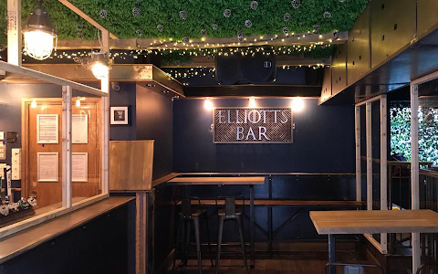 Elliotts Bar image