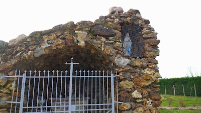 Grotte Mariale à Ouzilly