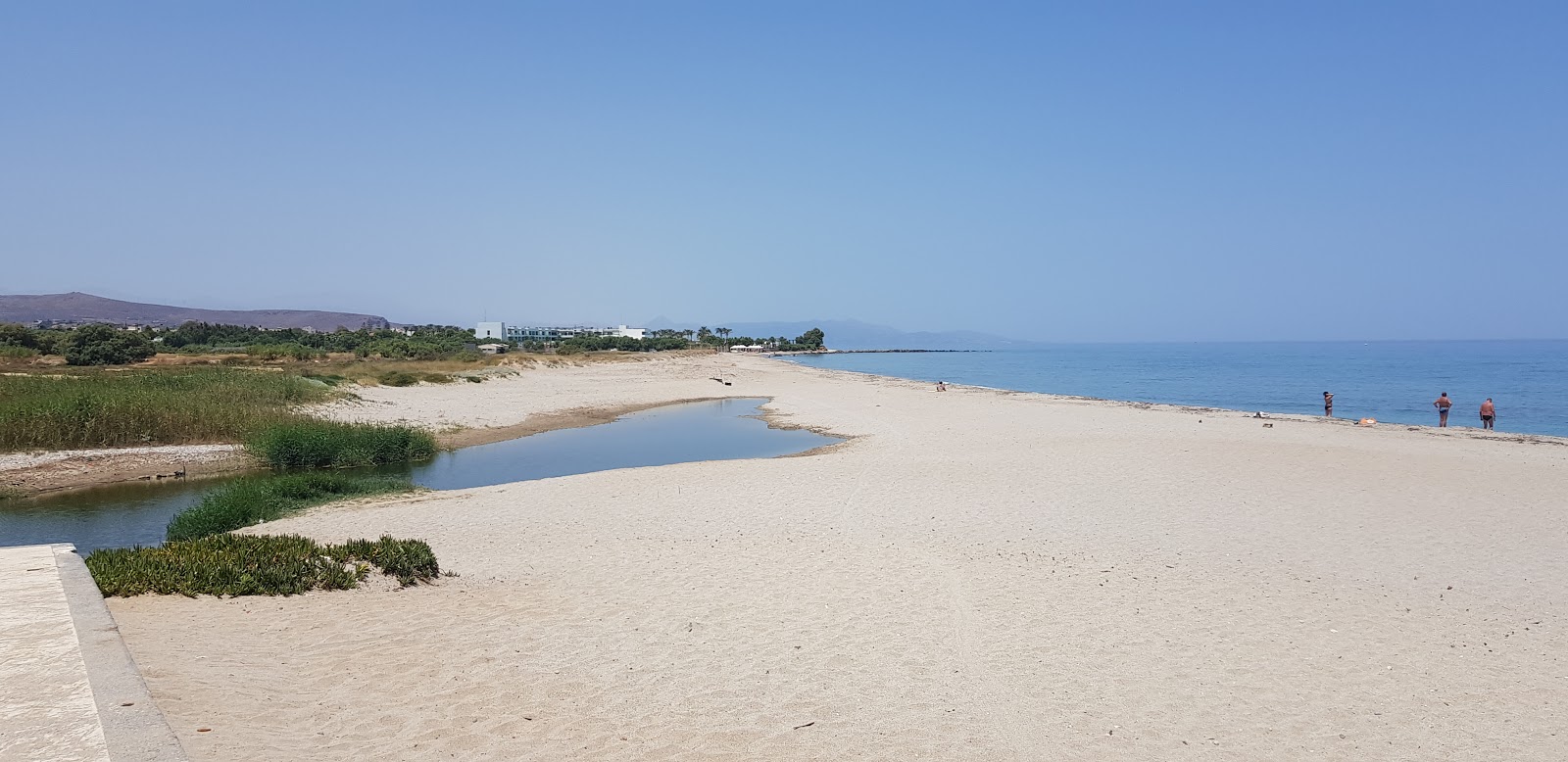 Photo of Aposelemi Beach with brown sand surface