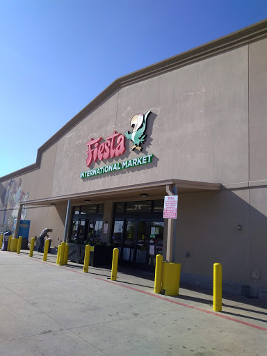 Supermarket «Tienda Fiesta Mart», reviews and photos, 210 E Davis St, Conroe, TX 77301, USA