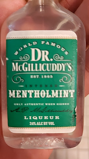 Liquor Store «Loring Liquors», reviews and photos, 70 Loring Ave, Salem, MA 01970, USA