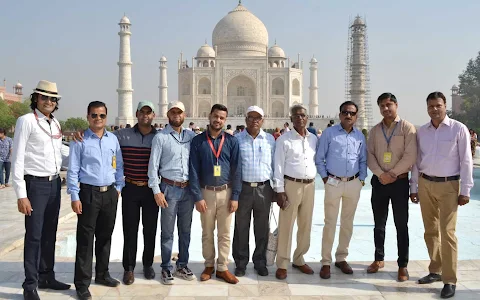Taj Mahal Tour Guide Family Group image