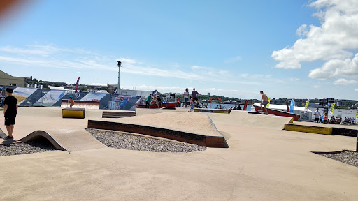 Cardiff Bay Barrage Skate Plaza