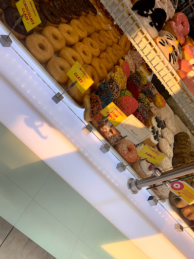 Donut Shop «Sarah Donuts», reviews and photos, 5860 Jimmy Carter Blvd #155, Norcross, GA 30071, USA