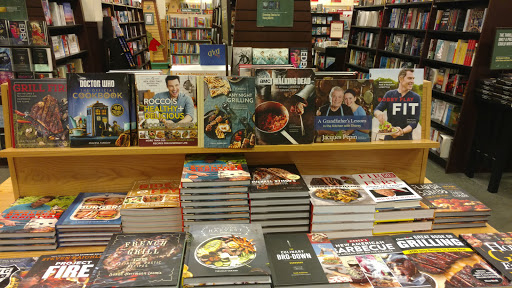 Book Store «Barnes & Noble Booksellers Palm Desert», reviews and photos, 72840 Highway 111 # 425, Palm Desert, CA 92260, USA
