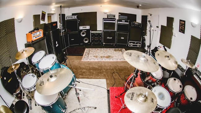 Reviews of Wall Of Sound Recording Studio in Edinburgh - Music store