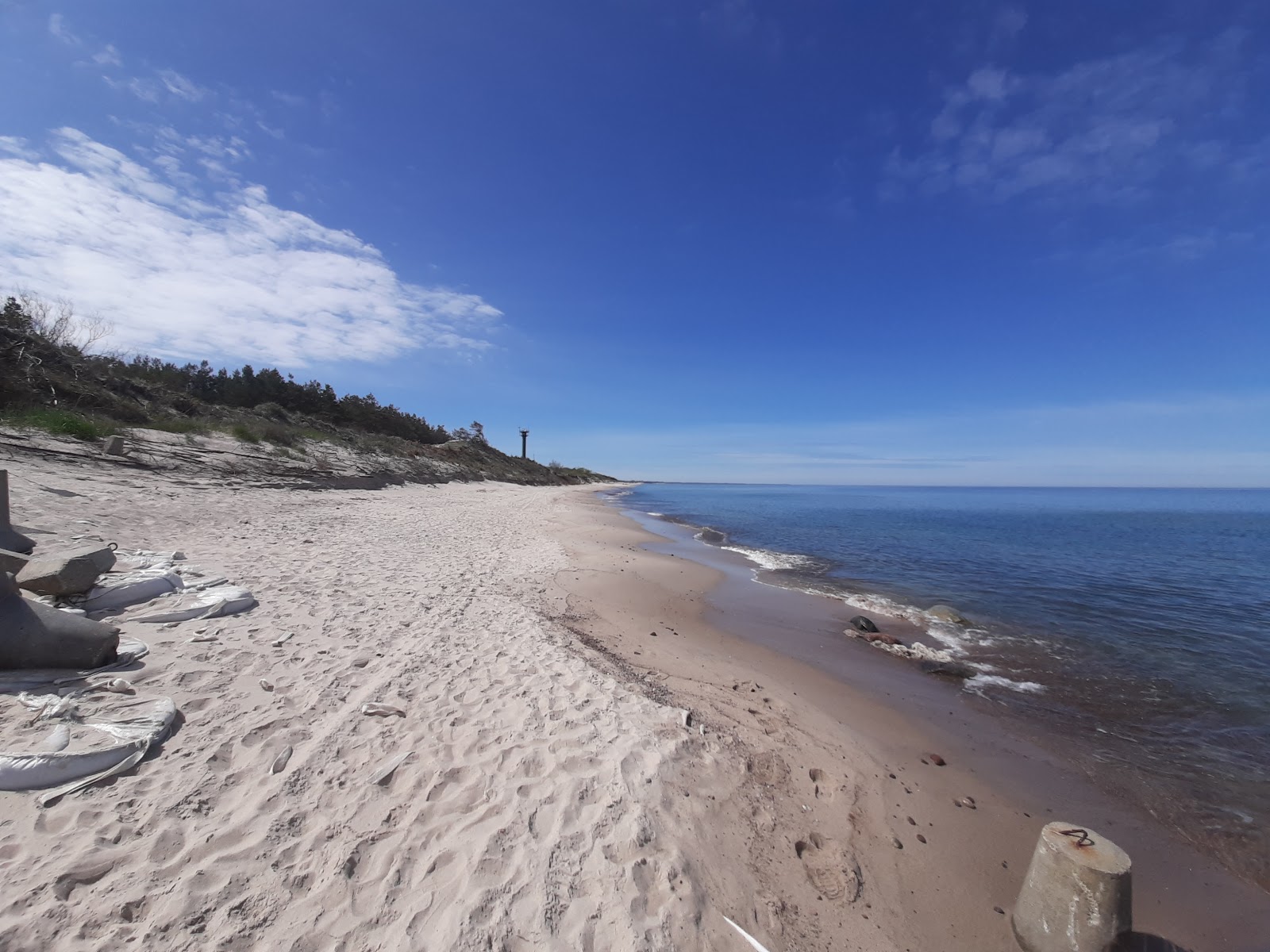 Lazy  Beach的照片 带有碧绿色纯水表面