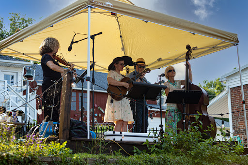 Winery «Wide River Winery - Tasting Room», reviews and photos, 106 N Cody Rd, Le Claire, IA 52753, USA