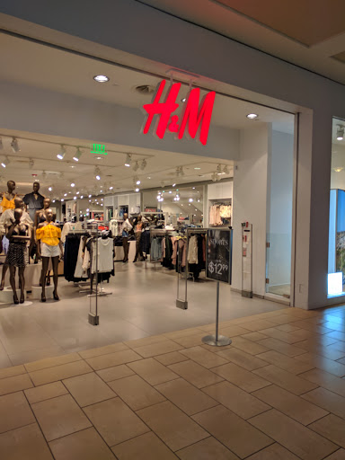 Clothing Store «H&M», reviews and photos, 140 Easton Station, Columbus, OH 43219, USA