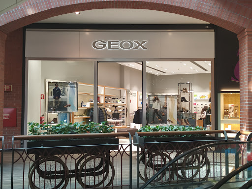 Lojas para comprar o geox feminino Oporto