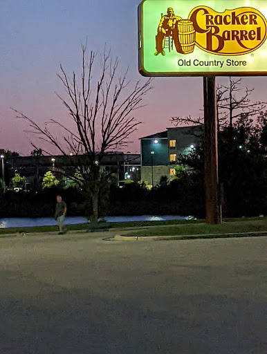 American Restaurant «Cracker Barrel Old Country Store», reviews and photos, 18531 N Creek Dr, Tinley Park, IL 60477, USA