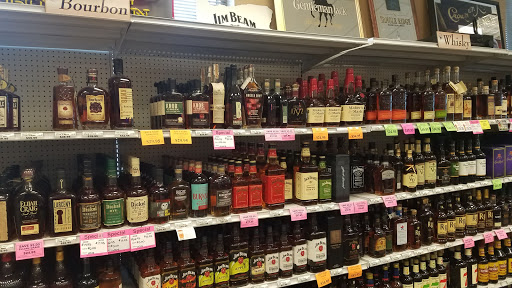 Liquor Store «North Salem Beverage», reviews and photos, 2829 Lancaster Dr NE, Salem, OR 97305, USA