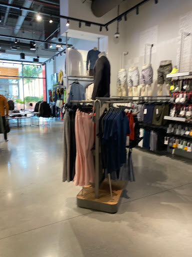 Sportswear Store «lululemon», reviews and photos, 750 Spectrum Center Dr, Irvine, CA 92618, USA