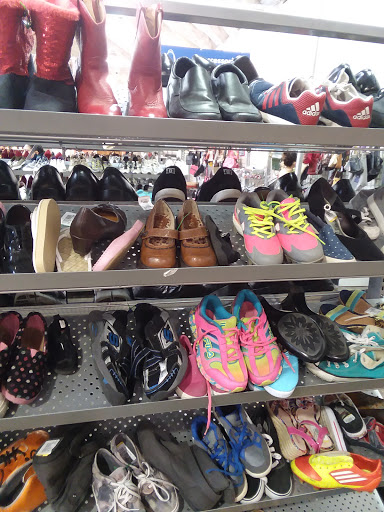 Thrift Store «Goodwill Store and Donation Center», reviews and photos, 3401 Fredericksburg Rd, San Antonio, TX 78201, USA