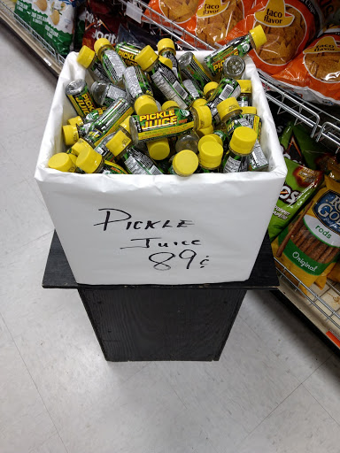 Grocery Store «Chapells Hometown Foodstore», reviews and photos, 10041 US-70, McEwen, TN 37101, USA