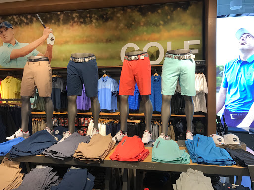 Clothing Store «Under Armour Brand House», reviews and photos, 800 Boylston St #049, Boston, MA 02199, USA