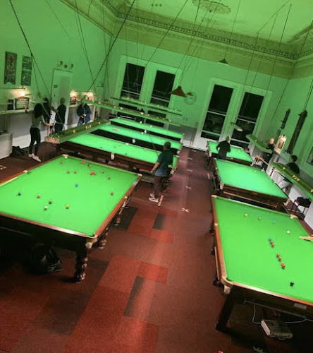 Discover the Best Snooker and Pool Clubs in GB: A Guide to Top-notch Cue Sports Venues