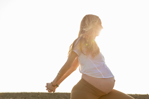 אמאיוגה - יוגה נשית, יוגה להריון, הכנה ללידה ייעוץ הנקה image
