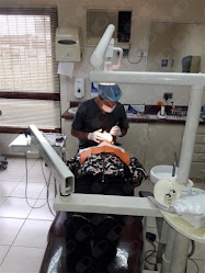 Dr. Denis Enrique Fuentes Barros, Dentista