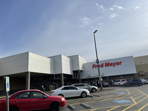 Grocery Store «Fred Meyer», reviews and photos, 700 Sleater Kinney Rd SE, Lacey, WA 98503, USA