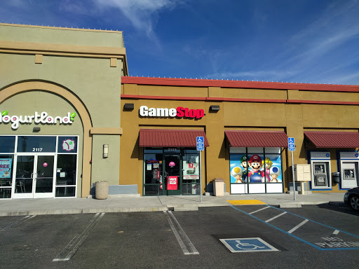 GameStop, 2115 Mission St, Santa Cruz, CA 95060, USA, 