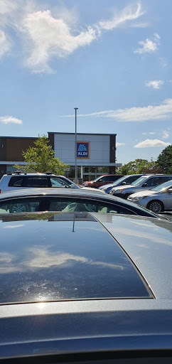 Supermarket «ALDI», reviews and photos, 3123 W South Airport Rd, Traverse City, MI 49684, USA