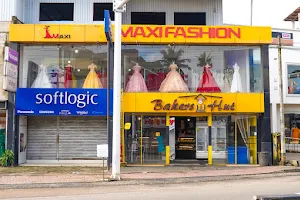 Maxi Fashion House image