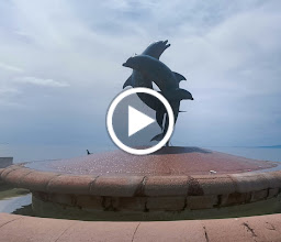 Escultura Monumento Delfín photo