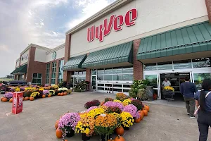 Hy-Vee Grocery Store image