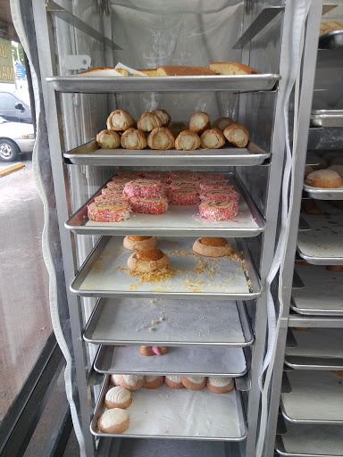 Panaderia La Pequeña