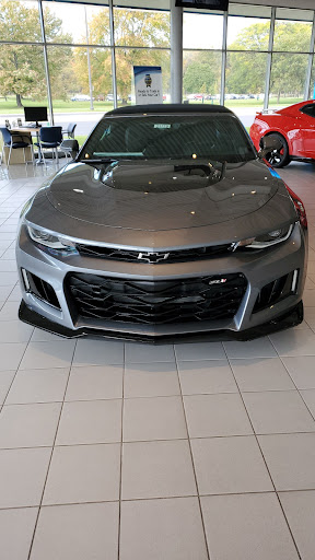 Chevrolet Dealer «Castle Chevy North», reviews and photos, 175 N Arlington Heights Rd, Elk Grove Village, IL 60007, USA