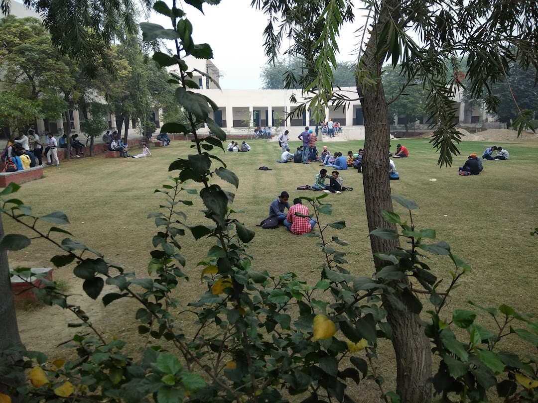 Backbenchers cafe