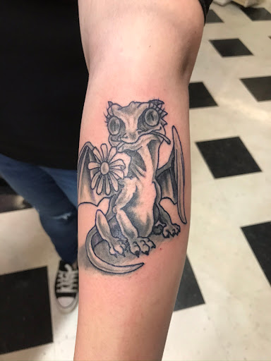 Body Piercing Shop «Extreme Expressions Piercings & Tattoos», reviews and photos, 147 N Wayne Ave, Waynesboro, VA 22980, USA