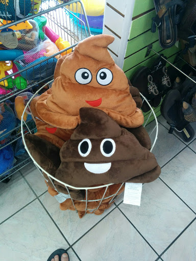 Liquor Store «Norman’s Liquors and Fine Wines», reviews and photos, 5235 Gulf Blvd, St Pete Beach, FL 33706, USA