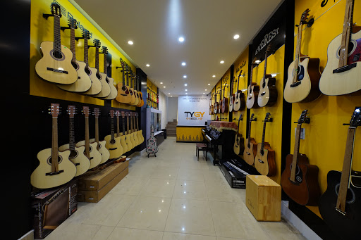 Guitar shops in Hanoi