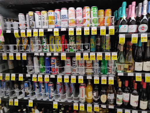 Grocery Store «Schnucks», reviews and photos, 1750 Bradford Ln, Normal, IL 61761, USA