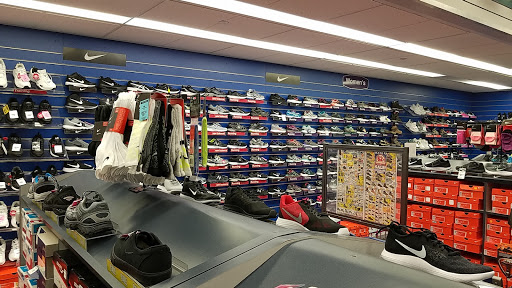 Sporting Goods Store «Big 5 Sporting Goods», reviews and photos, 132 I-15 Frontage Rd, Centerville, UT 84014, USA