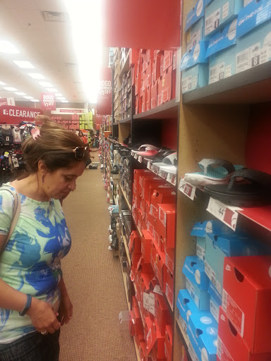 Shoe Store «Famous Footwear», reviews and photos, 1515 US-22 #42, Watchung, NJ 07069, USA