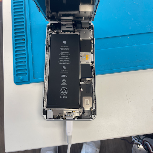 Mobile Phone Repair Shop «Mobile Rescue Tech Repair Danbury - iPad, iPhone Screen Repair», reviews and photos, 132 Federal Rd, Danbury, CT 06811, USA