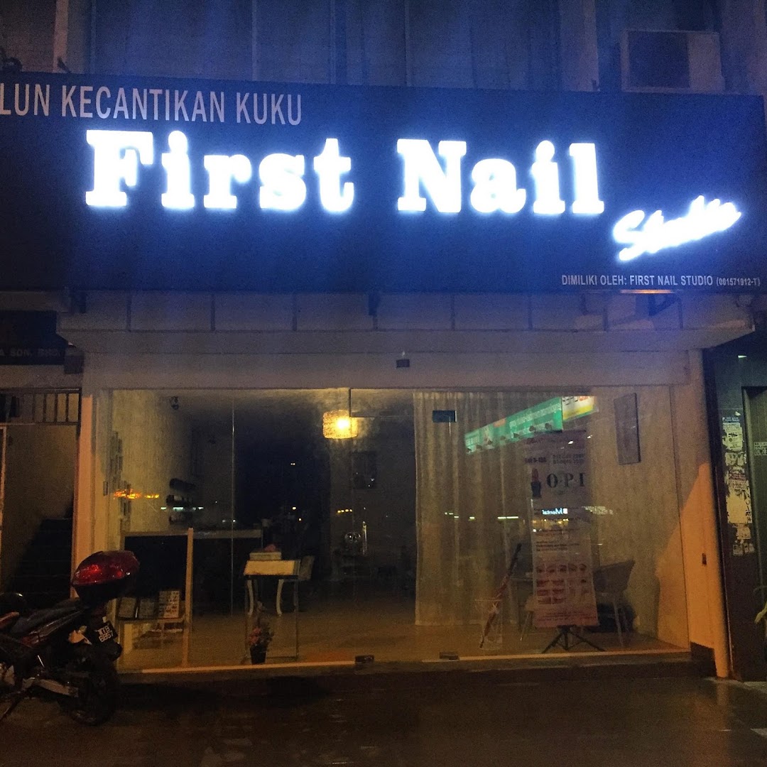 First Nail Studio