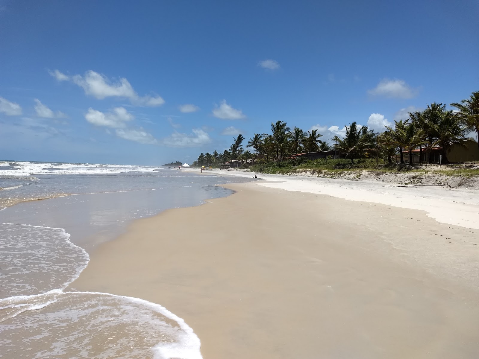 Foto de Praia de Acuipe con agua turquesa superficie