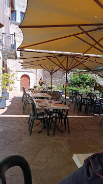 Atmosphère du Restaurant Lou Castel à Nages - n°3