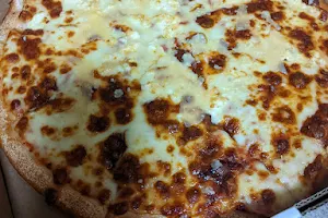 Cravin Pizza Cooroy image