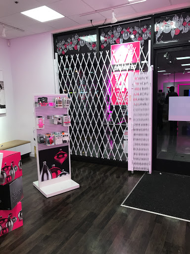 Cell Phone Store «T-Mobile», reviews and photos, 35020 Newark Blvd, Newark, CA 94560, USA