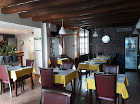 Atmosphère du Restaurant Auberge de la Source à Saint-Flovier - n°1